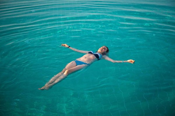 Quelle est l'importance du design sonore dans les jeux de survie pour créer une atmosphère immersives?